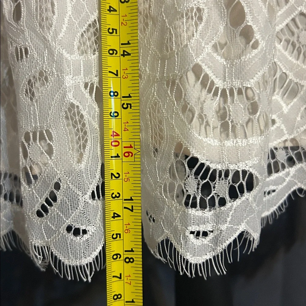 Tobi Elegant White Lace Dress with Deep V-Neck size M - Picture 14 of 16